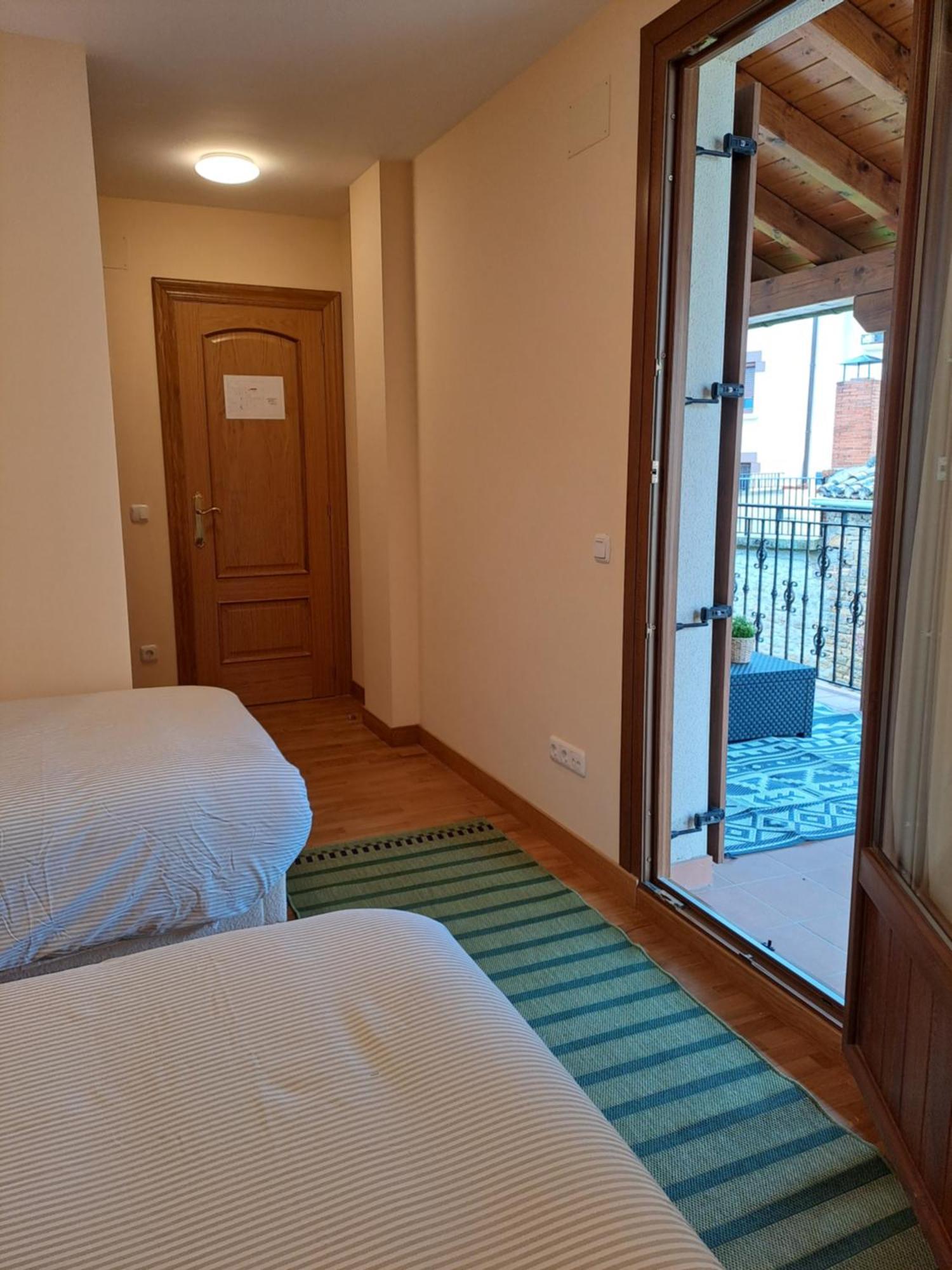 Casa Rural Torreblanca Уррос Экстерьер фото